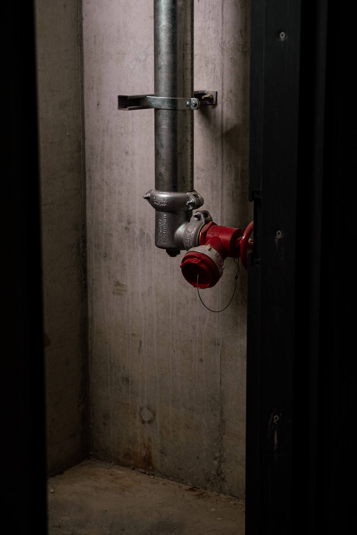 Hydrant landing valve in a riser cupboard, Manly